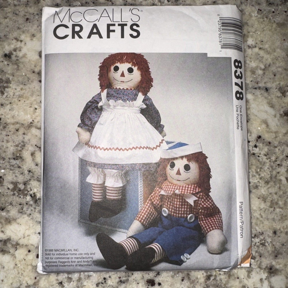 NEW Sewing Pattern Large Raggedy Ann & Andy Dolls 1996 McCall's Crafts Uncut